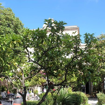 Hotel Les Palmiers Saint-Tropez Buitenkant foto