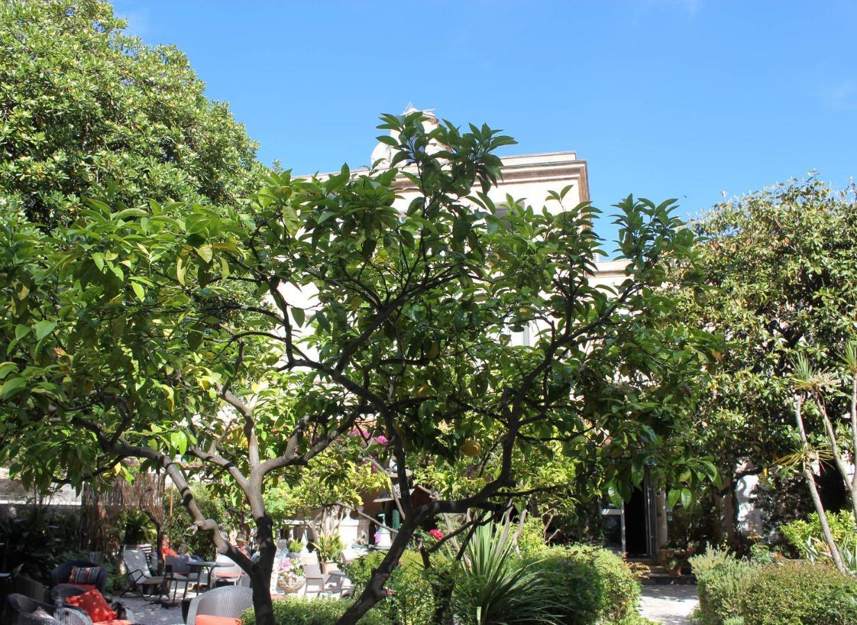 Hotel Les Palmiers Saint-Tropez Buitenkant foto